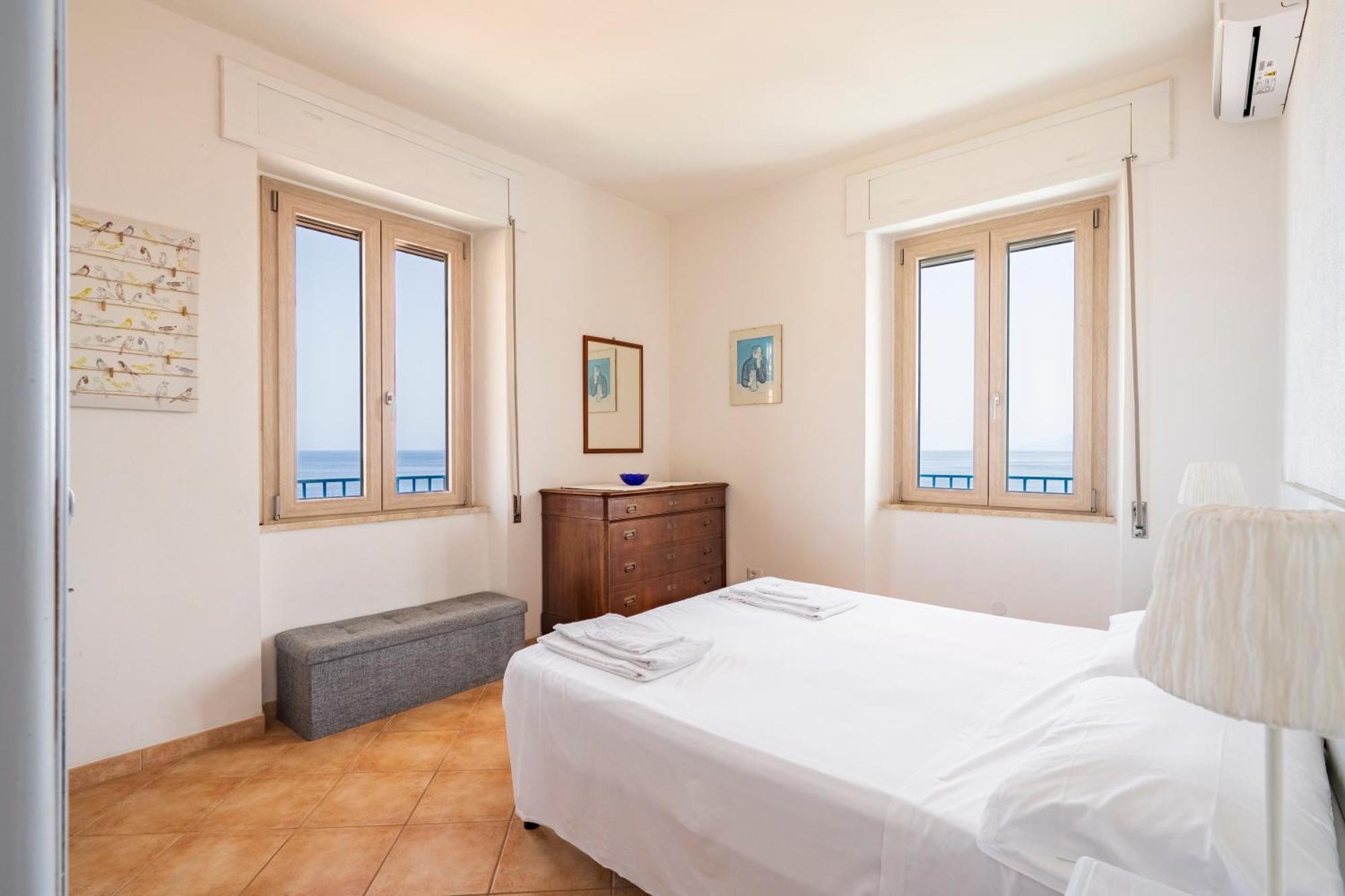 Апартаменти Seaview House Кала-Гононе Екстер'єр фото